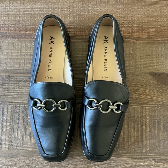 Anne Klein Black Leather Loafers with Silver Accent - Picture 1 of 6